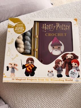 Harry Potter Crochet Kit with Yarn — Cream, Gray, Burgundy, Red
